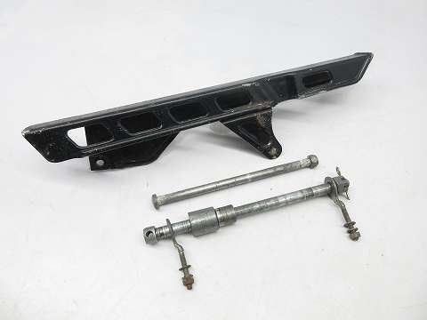 BOBBY 1M3 REAR AXLE/PIVOT SHAFT/CHAIN COVER/SET 01Y21